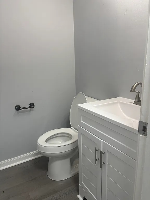 Building Photo - 664 Momote Dr W