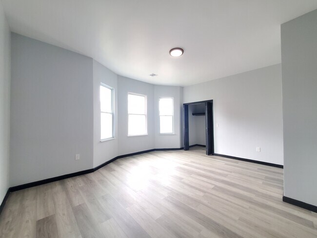 Unit 2 - 82 Orient Ave
