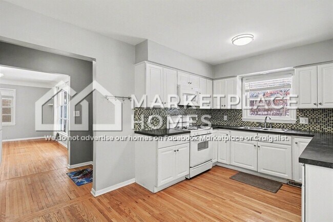 Foto del edificio - 2618 N Upton Ave