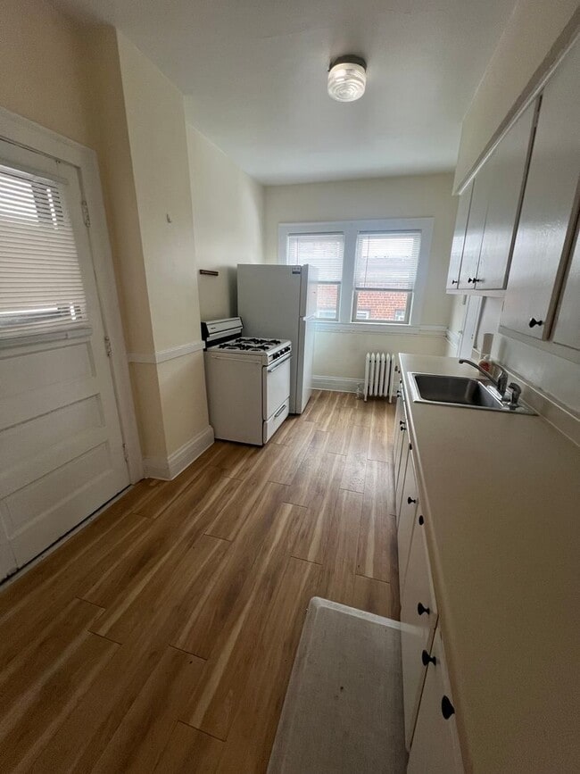 Building Photo - 12497 Cedar Rd