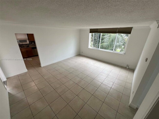 Foto del edificio - 3257 NE 13th St