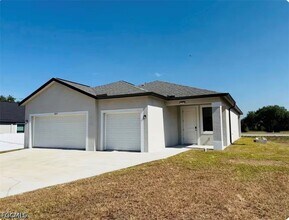 Building Photo - 8059 Sherwood Cir
