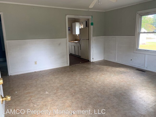 Building Photo - 3 br, 1 bath Apartment - 111 S Eighth St