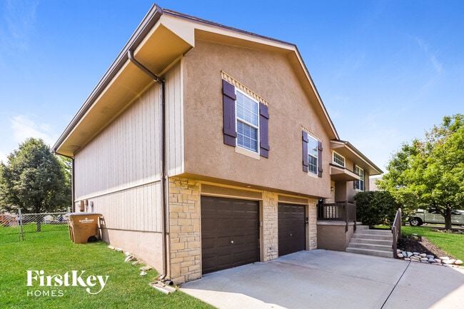 Building Photo - 1109 Wiltshire Blvd