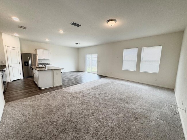 Building Photo - 102 Gemsbok Rd