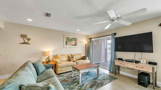 Building Photo - 445 Gulf Shore Dr