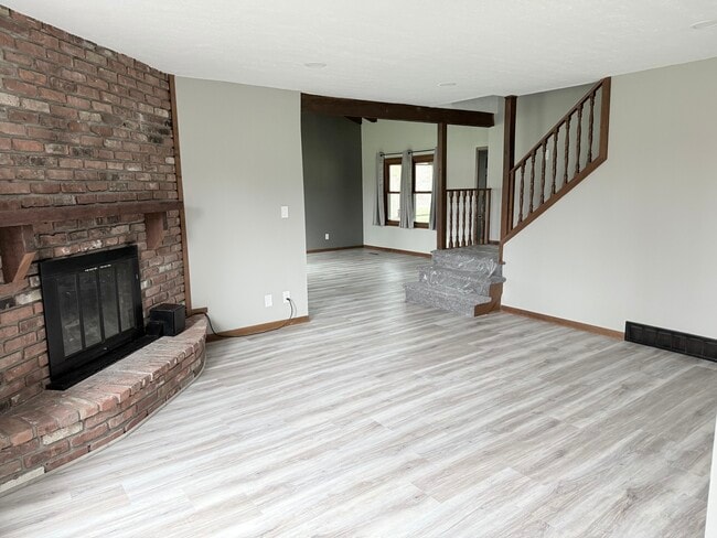 Building Photo - 8327 Riverview Rd