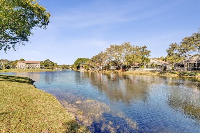 Building Photo - 1025 NW 105th Way