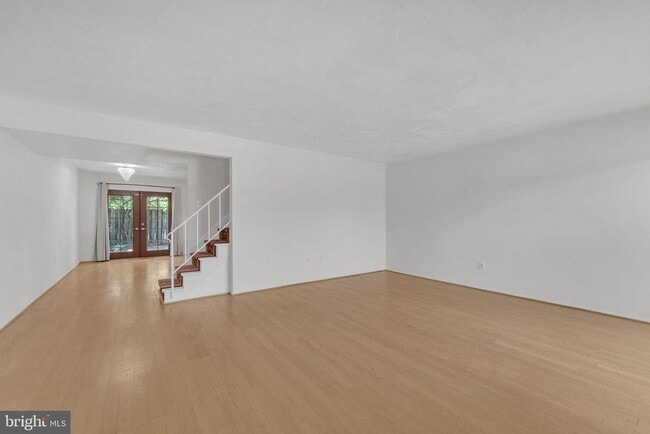 Building Photo - 40 Rittenhouse Dr