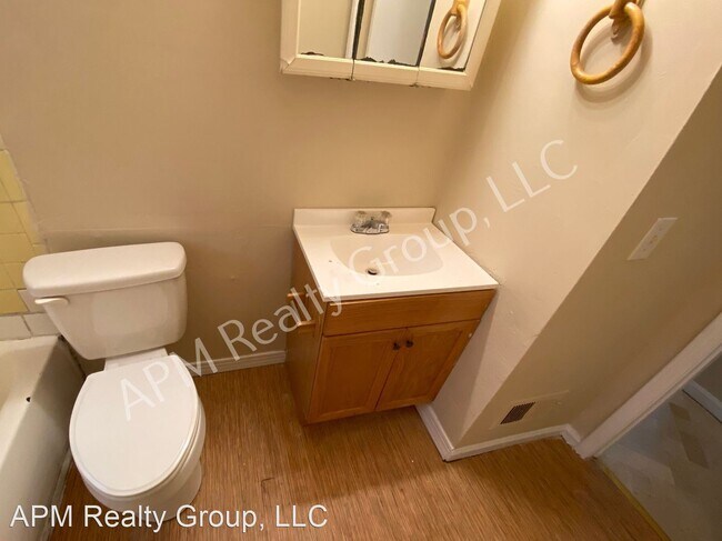 Building Photo - 713 N Campanella Ext