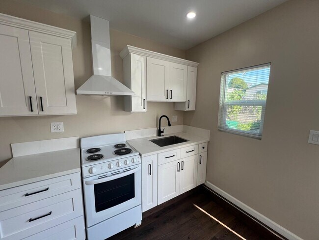 Building Photo - 3456 Madison St