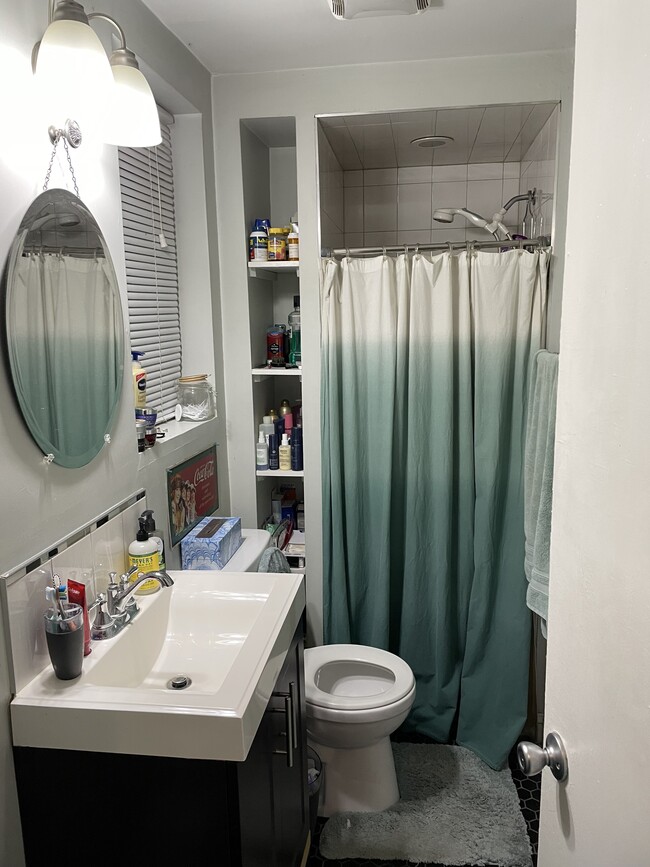 bathroom - 50 Allen St