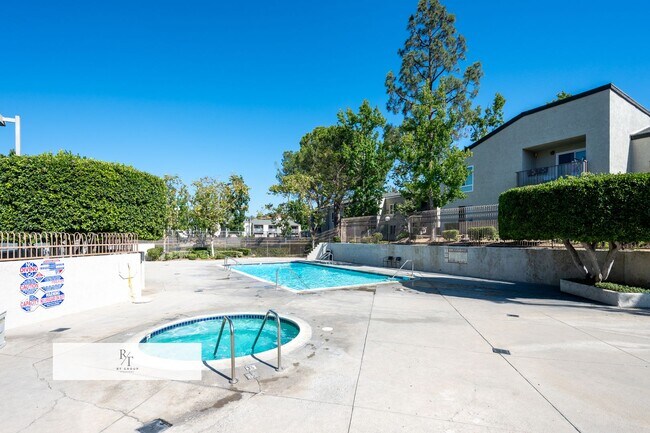 Foto del edificio - Prime Hacienda Heights 2-Bedroom Condo wit...