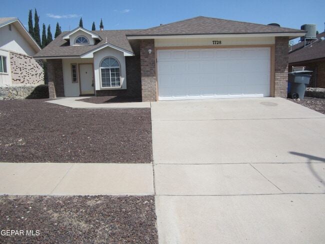 Building Photo - 7728 Plaza Serena Rd