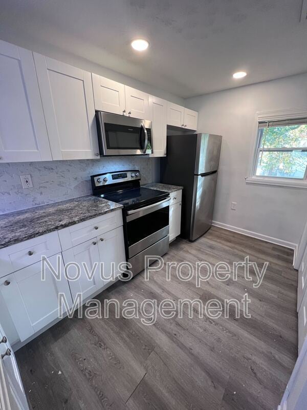 Building Photo - 405 N Park St