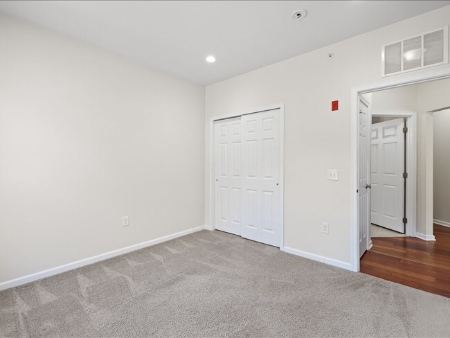 Building Photo - 210 Deacon Shattuck Way
