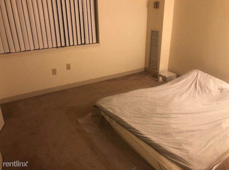 Primary Photo - 1 br, 1 bath Apartment - 15 S Point Drive
