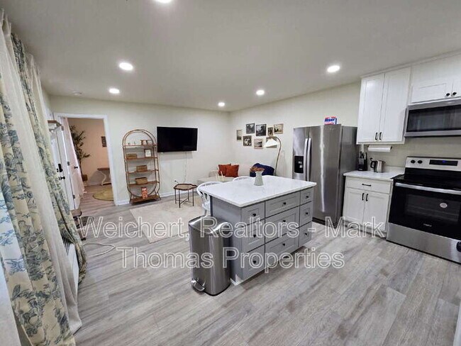 Foto del edificio - 1303 Drew St
