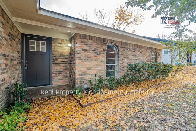 Building Photo - Charming Rockwall Home!