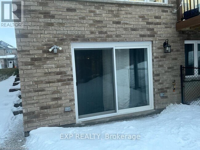 Building Photo - 274 Dewdrop Cres