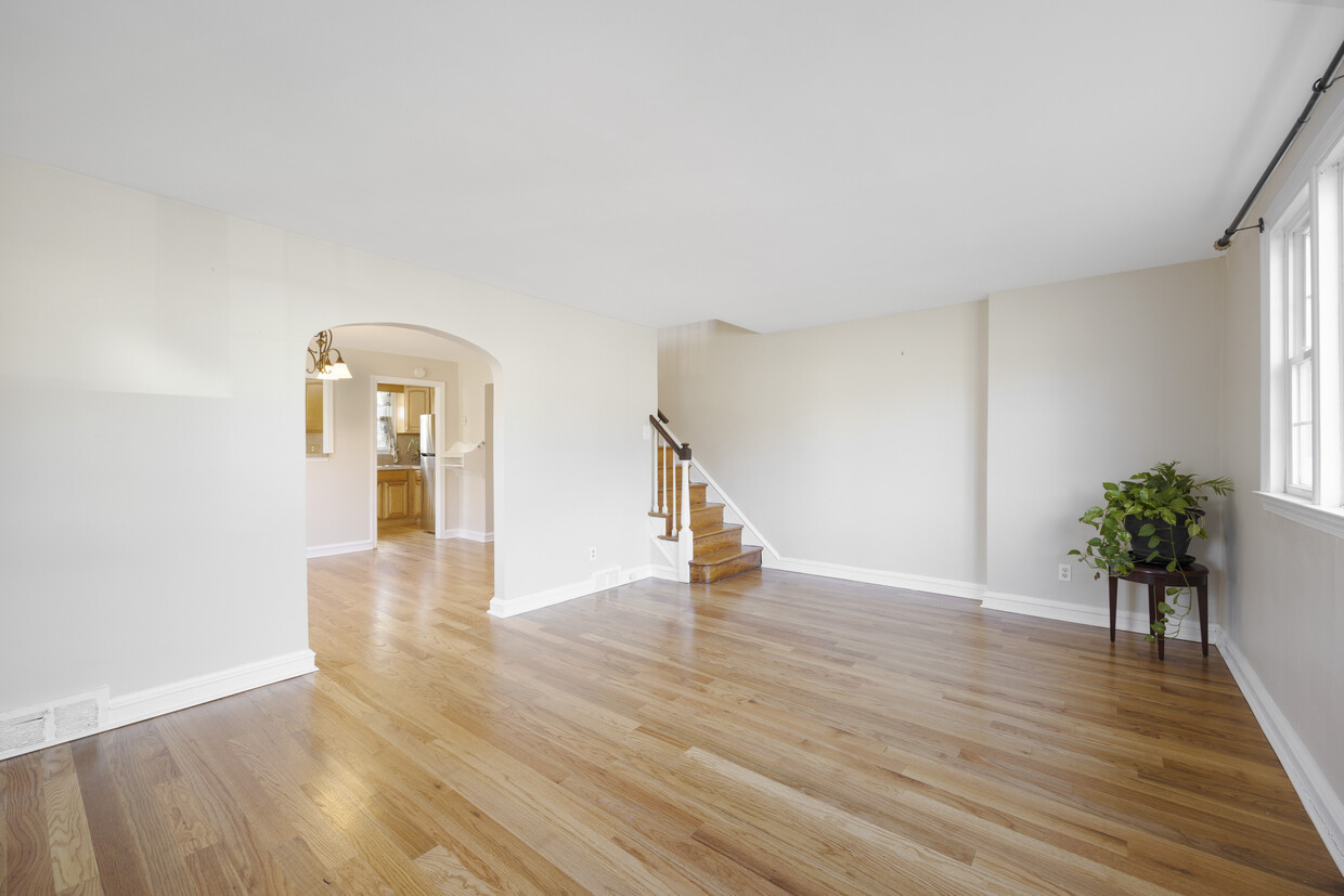 Foto del edificio - 858 N Providence Rd
