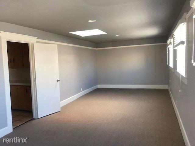 Building Photo - 2 br, 1 bath Apartment - 1238 University Ave