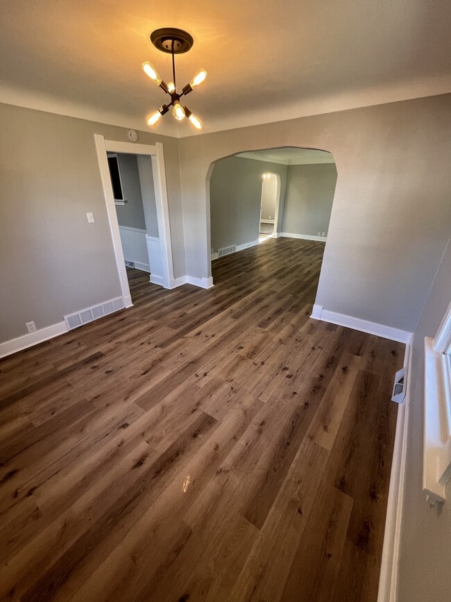 Building Photo - 5333 Collomore Rd