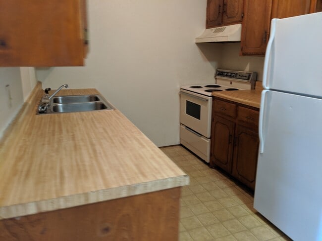 Building Photo - 6013 S McKinley Ave