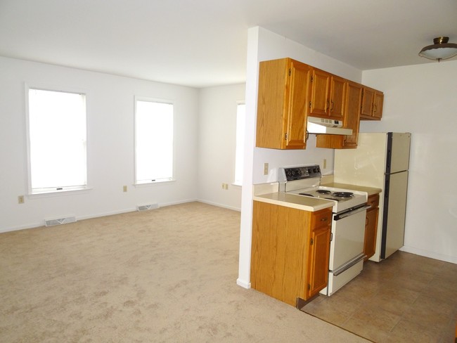 Building Photo - 400 Cherry Dr