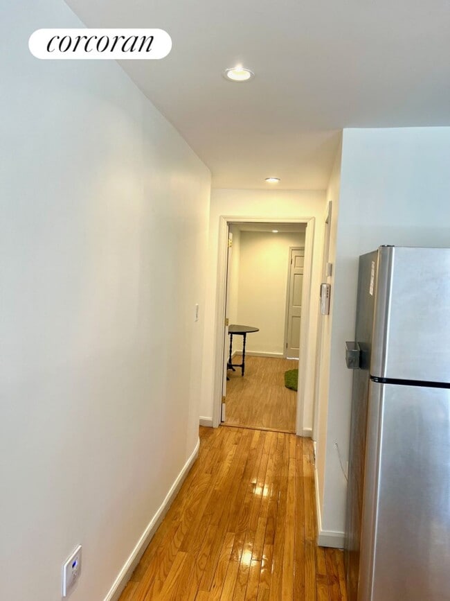 Foto del edificio - 107 Gates Ave