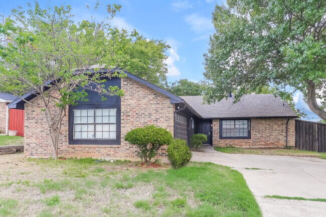 Building Photo - 4200 Cranbrook Dr