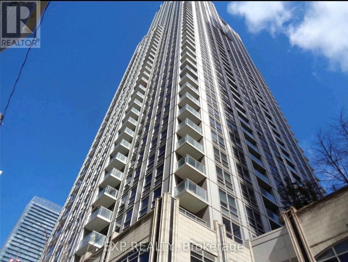 Photo principale - 763-1763 Bay St.