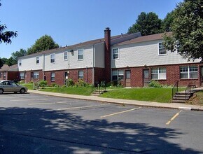 Building Photo - 4 Thistle Ln