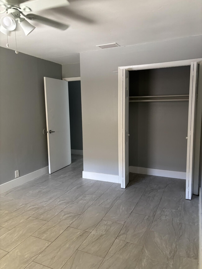 Building Photo - 7931 SW 10th Ct