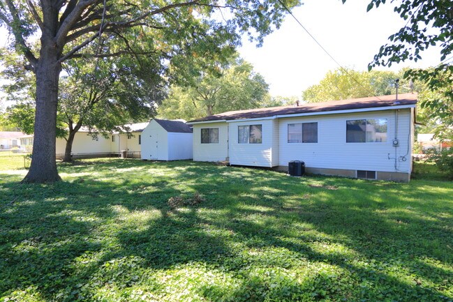 Building Photo - 2240 Spoonwood Ln
