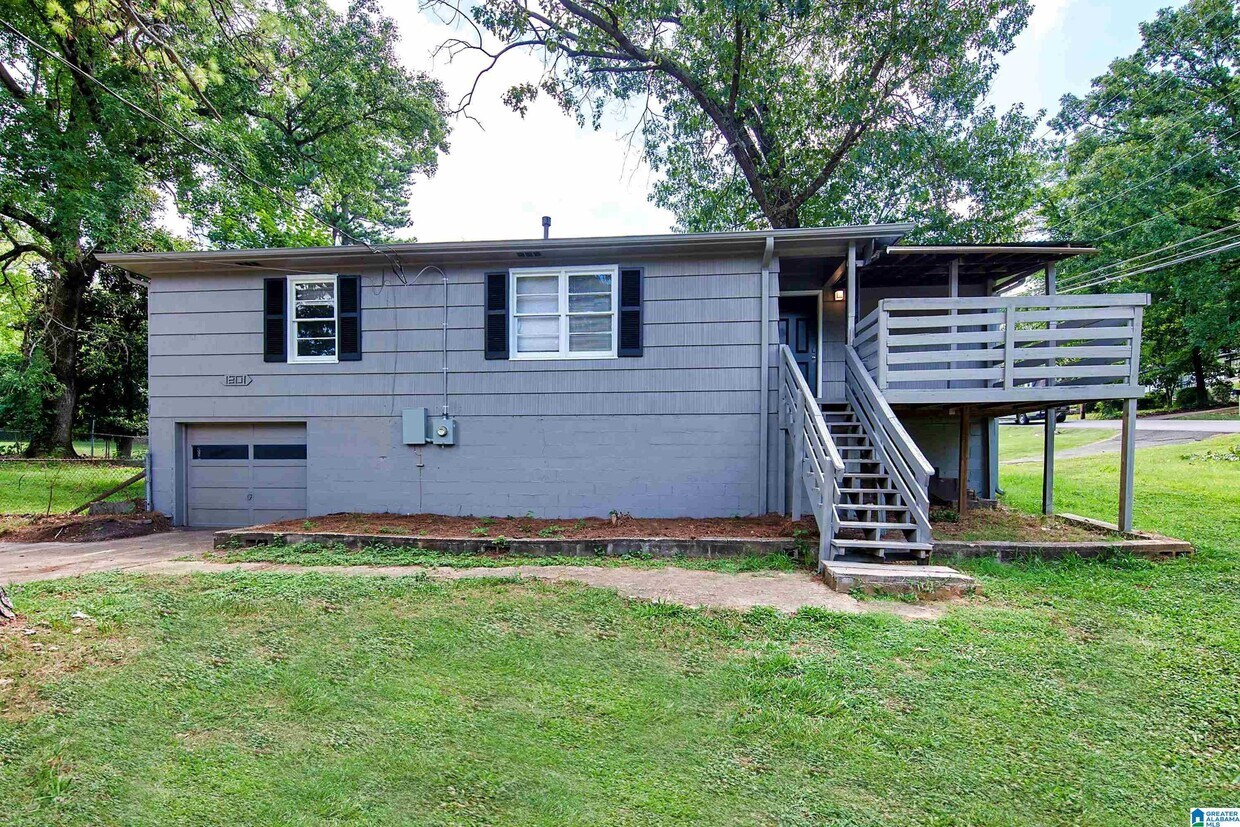 1301 5th Pl NW, Center Point, AL 35215 House Rental in Center Point