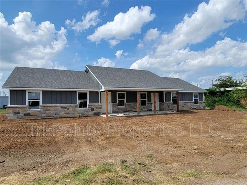 106 W Adams St, Itasca, TX 76055 House Rental in Itasca, TX