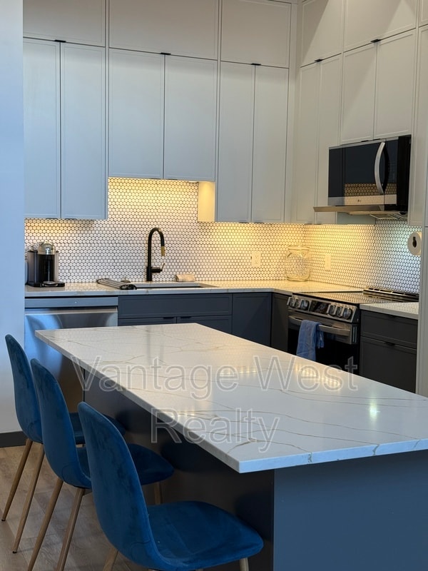 Photo du bâtiment - 654-654 Cook Rd