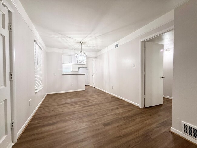 Foto del edificio - 500 Willow Dr