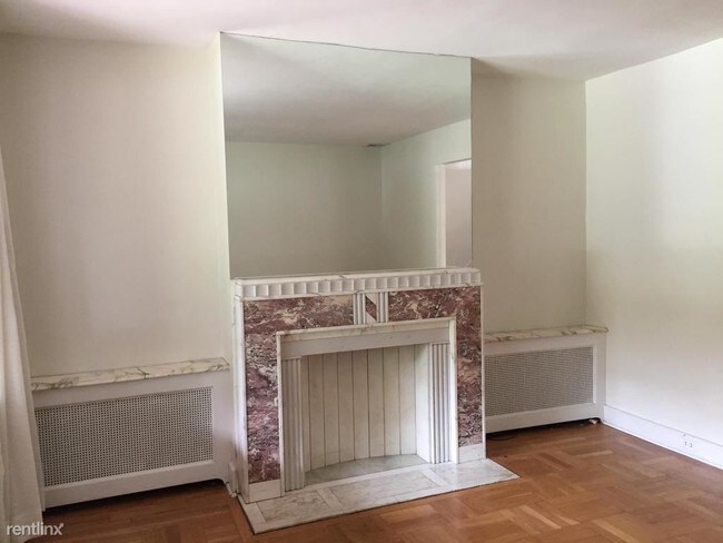 Building Photo - 3 br, 1.5 bath House - 2508 Beechwood Blvd