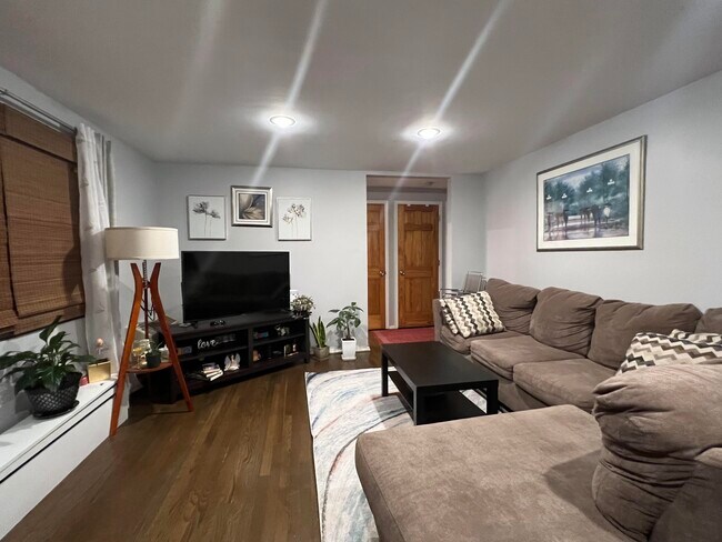 Building Photo - 72 Clark Ct