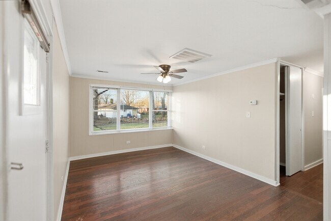 Foto del edificio - 135 Marshall Cir