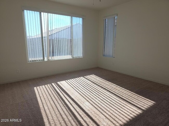 Foto del edificio - 19949 W Harrison St