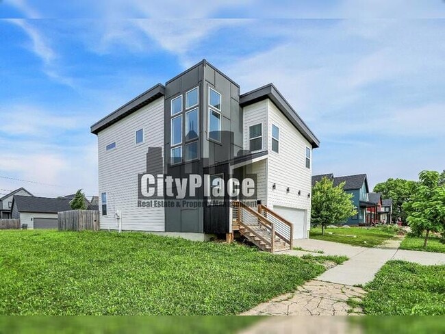 Photo - 2008 Yandes St House