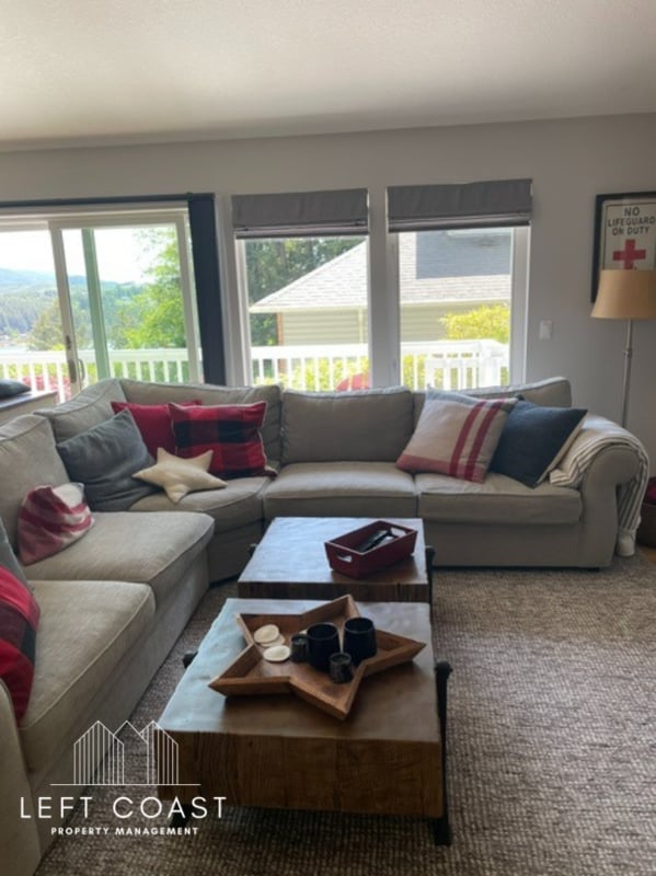 Building Photo - 1545 NE Regatta Way