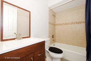 Foto del edificio - 9445 Kenton Ave