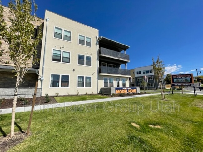 Building Photo - 8392 Sky Mirror Ln