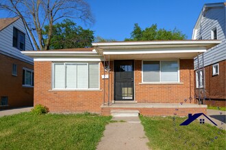 Building Photo - 15082 Sorrento Ave
