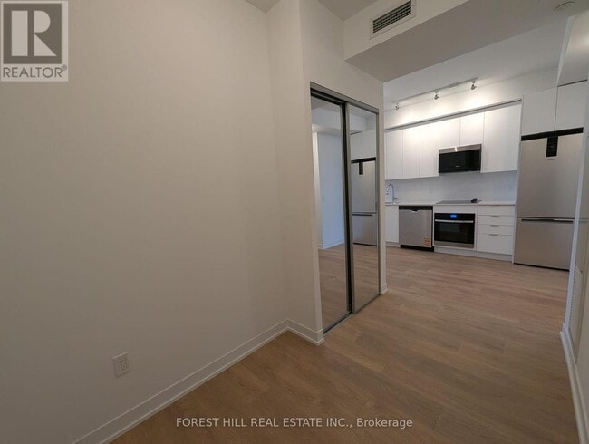 Building Photo - 498 Caldari Rd