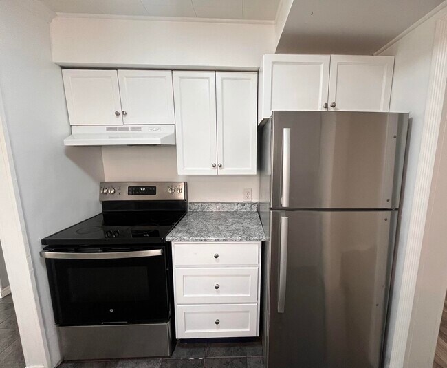 Photo du bâtiment - Stylish 1 Bedroom House for Rent – $1,749/month (plus utilities)